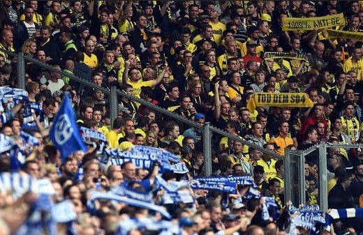  沙尔克04深陷泥潭，鲁尔区德比惨遭血洗  