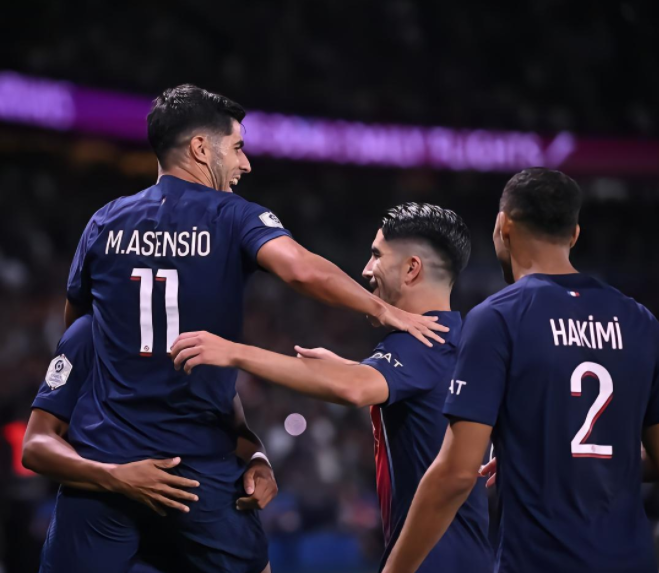  姆巴佩梅开二度助球队逆转，法甲卫冕添希望  